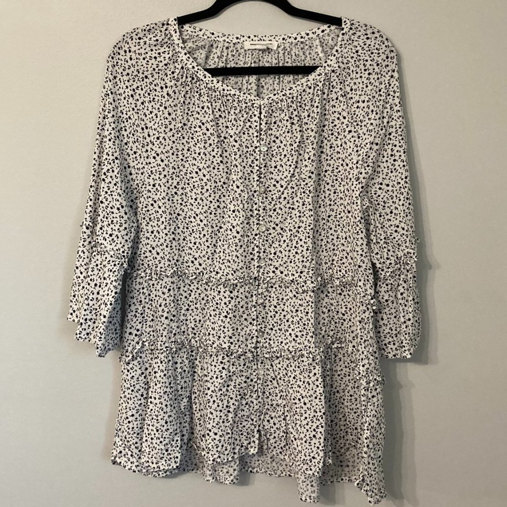 BEACH LUNCH LOUNGE Blouse Size Medium White with Black Floral Coastal Grandma